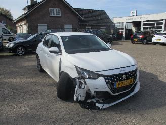 Schadeauto Peugeot 208 1.2 PureTech Allure Pack REST BPM €1400,-!!! 2021/12