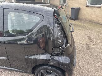 Peugeot 107 1.0-12V XS picture 9