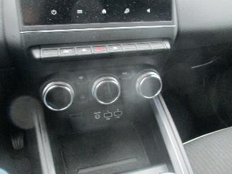 Renault Clio 1.0 TCe Bi-Fuel Intens picture 23