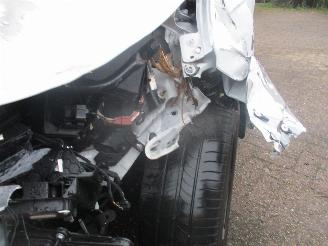 Renault Clio 1.0 TCe Bi-Fuel Intens picture 11