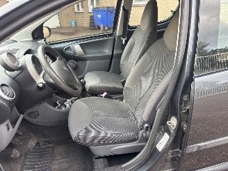Peugeot 107 1.0-12V XS picture 22