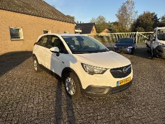 Vaurioauto  passenger cars Opel Crossland X 1.2 Online Edition REST BPM €800,-!!! 2018/1