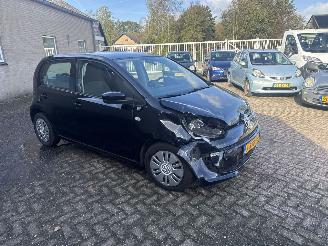 uszkodzony samochody osobowe Volkswagen Up! 1.0 move up! Bluemotion 2013/12