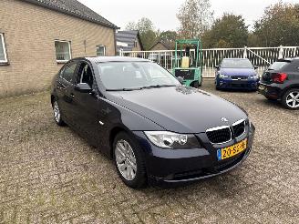 Schadeauto BMW 3-serie 318i Dynamic Exec. 2006/1
