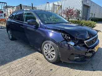 Auto incidentate Peugeot 308 SW 1.2 PureTech Blue Lease Premium 2019/7