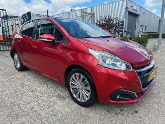  Peugeot 208 1.2 PureTech Signature 2019/9