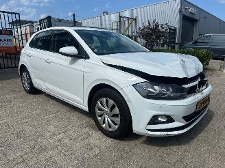 Coche accidentado Volkswagen Polo 1.0 TSI Comfortline Business 2019/8