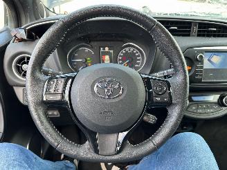 Toyota Yaris 1.5 Hybrid Premium picture 11