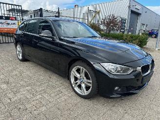 Voiture accidenté BMW 3-serie 320i Executive 2014/11