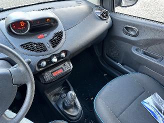 Renault Twingo 1.2 16V Acces picture 10