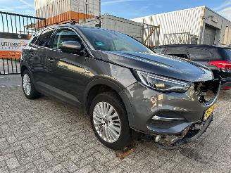 uszkodzony samochody osobowe Opel Grandland 1.2 Turbo Innovation Automaat 2018/1