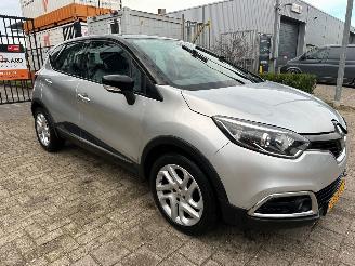 krockskadad bil auto Renault Captur 0.9 TCe Dynamique 2013/10