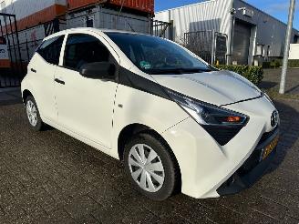 uszkodzony samochody osobowe Toyota Aygo 1.0 VVT-i x-fun 2021/3