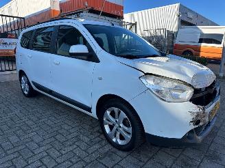 uszkodzony samochody osobowe Dacia Lodgy 1.2 TCe Prestige 5p. 2013/3