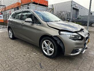 Unfallwagen BMW 2-serie Active Tourer 220i High Executive 2015/2