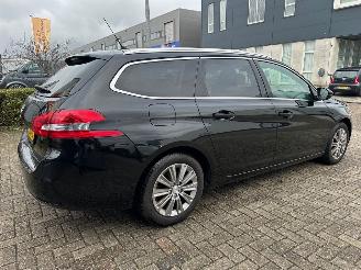 Peugeot 308 1.2 PureTech Blue Lease Premium picture 6