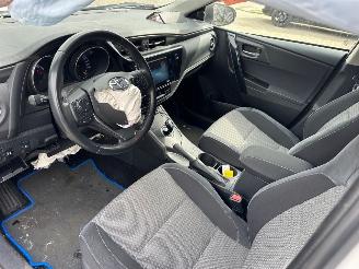 Toyota Auris 1.8 Hybrid Dynamic Ultimate picture 7