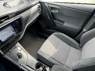 Toyota Auris 1.8 Hybrid Dynamic Ultimate picture 12