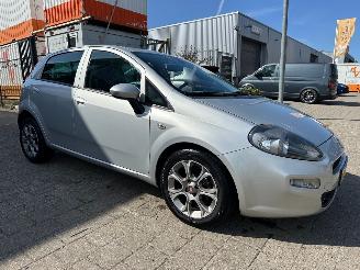 Damaged car Fiat Punto Evo 0.9 TwinAir Lounge 2016/2