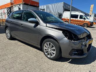 Voiture accidenté Peugeot 308 1.2 PureTech Allure 2019/10