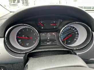 Opel Astra ST 1.2 Edition picture 10