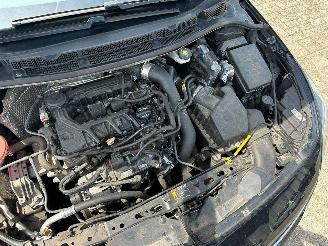 Opel Astra 1.2 Business Elegance picture 7