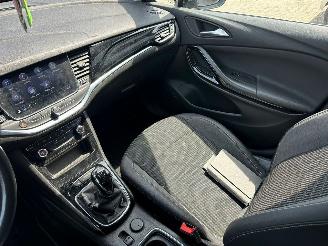 Opel Astra 1.2 Business Elegance picture 14