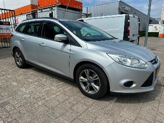 Avarii autoturisme Ford Focus Wagon 1.0 EcoBoost Edition 2013/12