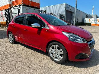 damaged passenger cars Peugeot 208 1.2 PureTech Active 2017/12