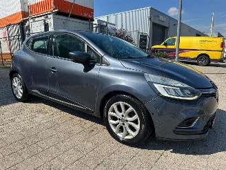 Unfallwagen Renault Clio 1.2 TCe Automaat Intens 2016/10