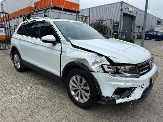 uszkodzony samochody osobowe Volkswagen Tiguan 1.4 TSI Comfortline Business 2017/2