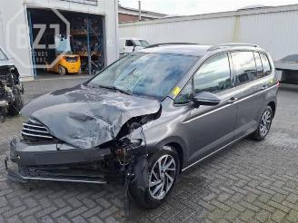 Vrakbiler auto Volkswagen Touran Touran (5T1), MPV, 2015 1.4 TSI 2018/4