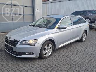 Uttjänta bilar auto Skoda Superb Superb Combi (3V5), Combi, 2015 / 2024 2.0 TDI 2017/3