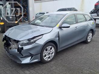 Salvage car Kia Cee d Ceed Sportswagon (CDF), Combi 5-drs, 2018 1.0i T-GDi 12V 2022