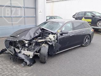 Vrakbiler auto Mercedes E-klasse E Estate (S214), Combi, 2023 E-300 e 2.0 Turbo 16V 2024