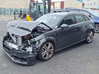 Dezmembrări autoturisme Audi A3 A3 Sportback (8VA/8VF), Hatchback 5-drs, 2012 / 2020 2.0 TDI 16V 2013/10