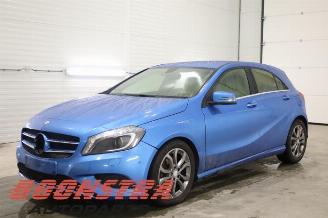 Auto da rottamare Mercedes A-klasse A (W176), Hatchback, 2012 / 2018 1.5 A-180 CDI, A-180d 16V 2013/11