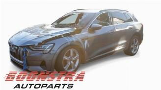 Vrakbiler auto Audi E-tron E-tron (GEN), SUV, 2018 55 quattro 2020/12