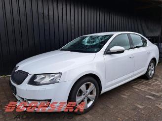Autoverwertung Skoda Octavia Octavia (5EAA), Liftback, 2012 / 2020 1.6 TDI GreenTec 16V 2013/10