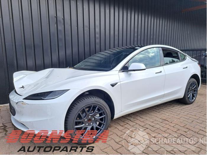Tesla Model 3 Model 3, Sedan, 2017 RWD 60 kWh