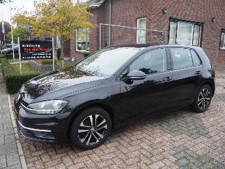 Schadeauto Volkswagen Golf 1.0 TSI Trendline 2019/12