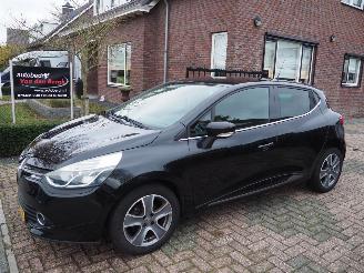 uszkodzony samochody osobowe Renault Clio Tce Night&day 2014/11