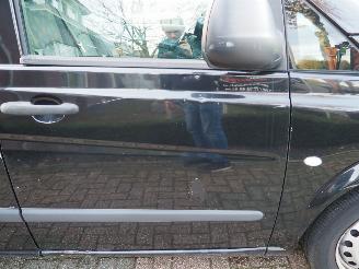 Mercedes Vito 109CDI 320Lang Amigo picture 11