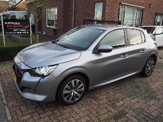 Voiture accidenté Peugeot 208 1.2 PureTech  Active 100PK 2020/7