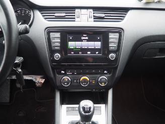 Skoda Octavia 1.6TDI Ambition Businessline picture 20