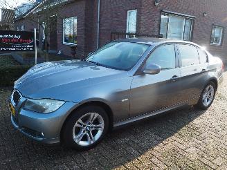 Schadeauto BMW 3-serie 320i Business Line Automaat 2009/1