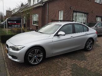 Unfallwagen BMW 3-serie 320i High executive 2012/5