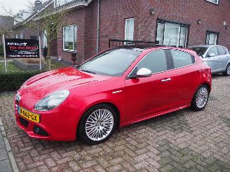 Schadeauto Alfa Romeo Giulietta 1.4T Distinctive Automaat 2011/11