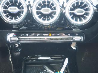 Mercedes A-klasse 250 E Advantage hybride picture 23