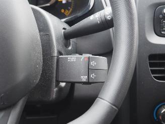 Renault Clio 0.9 TCe Authentique picture 12